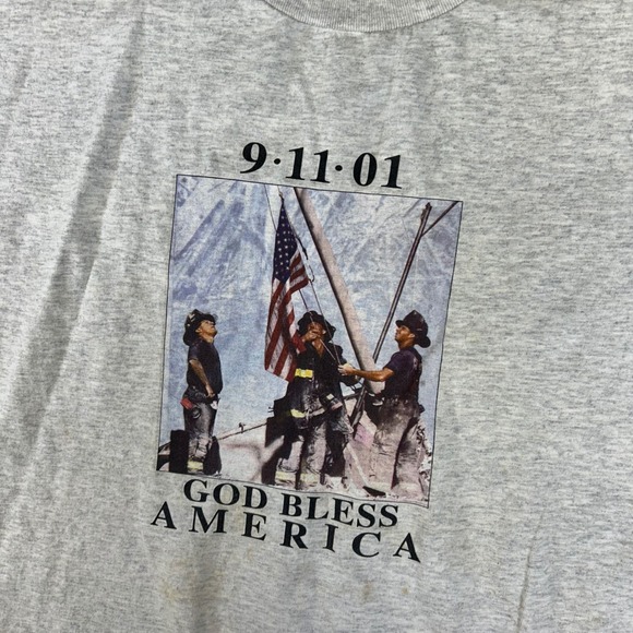 Delta Other - Vintage Delta Pro Weight 9/11/01 God Bless America Graphic T-Shirt Grey XL